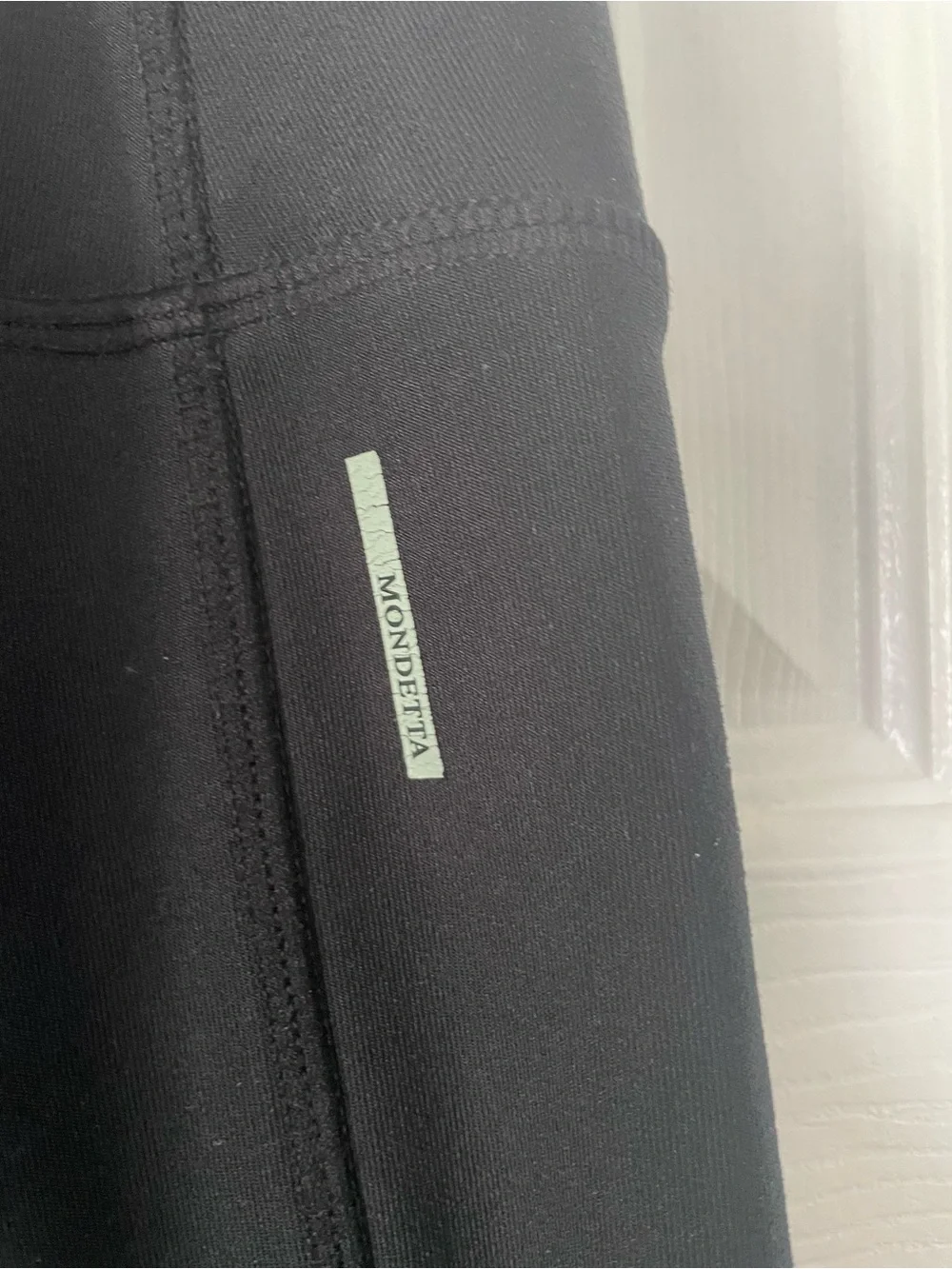 Mondetta Black High-Waist Capri Leggings with Mesh Insets - Picture 10 of 10